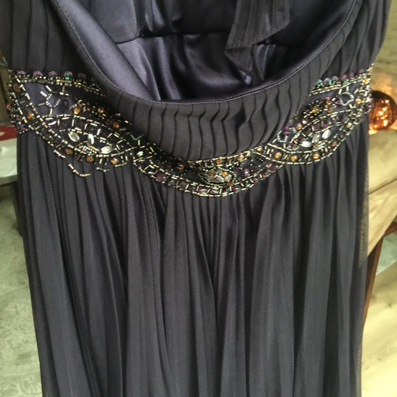 Beautiful Special Occasion Dress - Picture 3 of 5